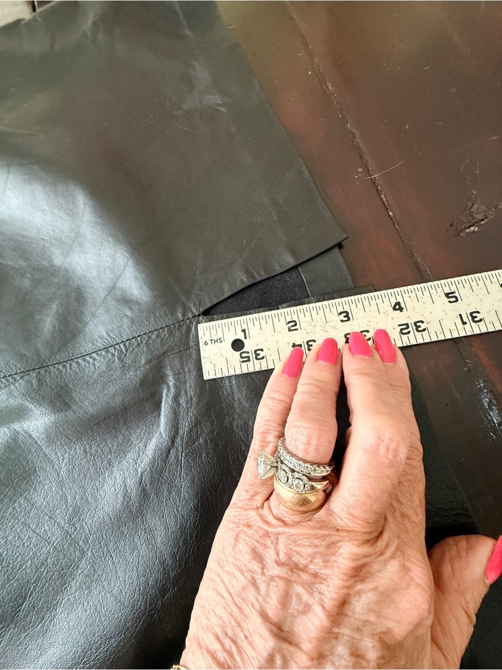 West Bay Sport Leathers 
Vintage Black Leather Skirt 
waist 14” no stretch sz 10 - Picture 9 of 9